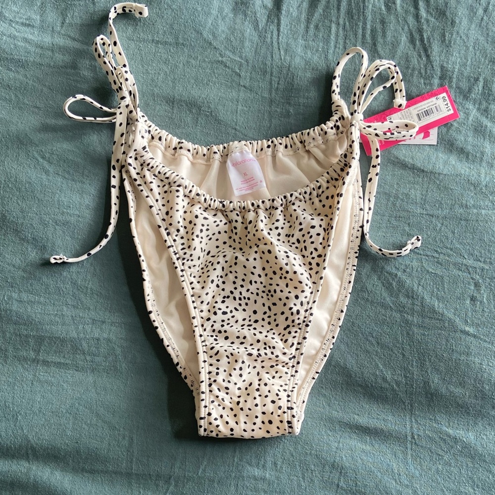 Xhilaration bottoms